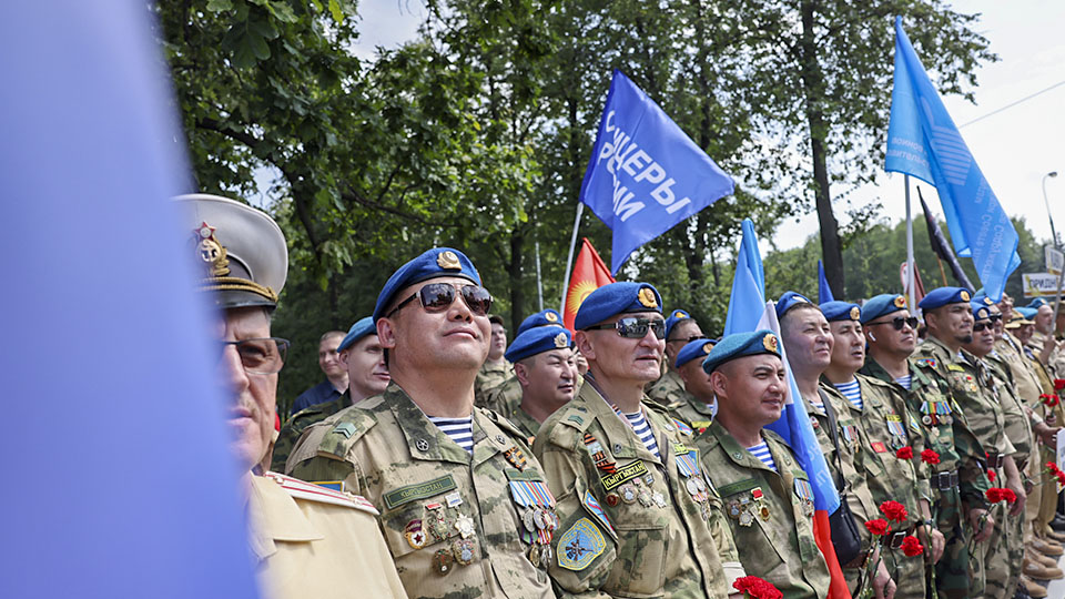 В парке на Поклонной горе прошли торжества, посвященные Дню ветеранов боевых действий