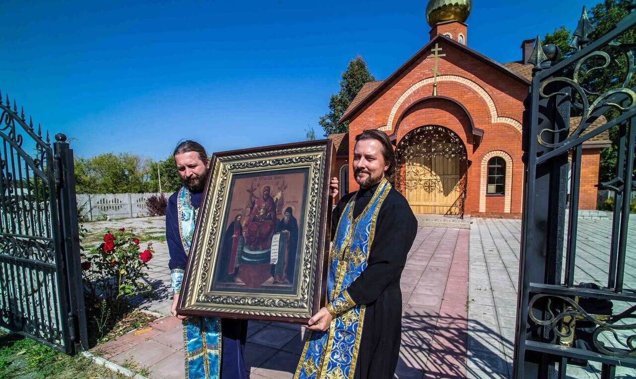 Крестные ходы с иконами Божией Матери Свенская (Печерская) для защиты от вторжения врага совершаются в Брянской области