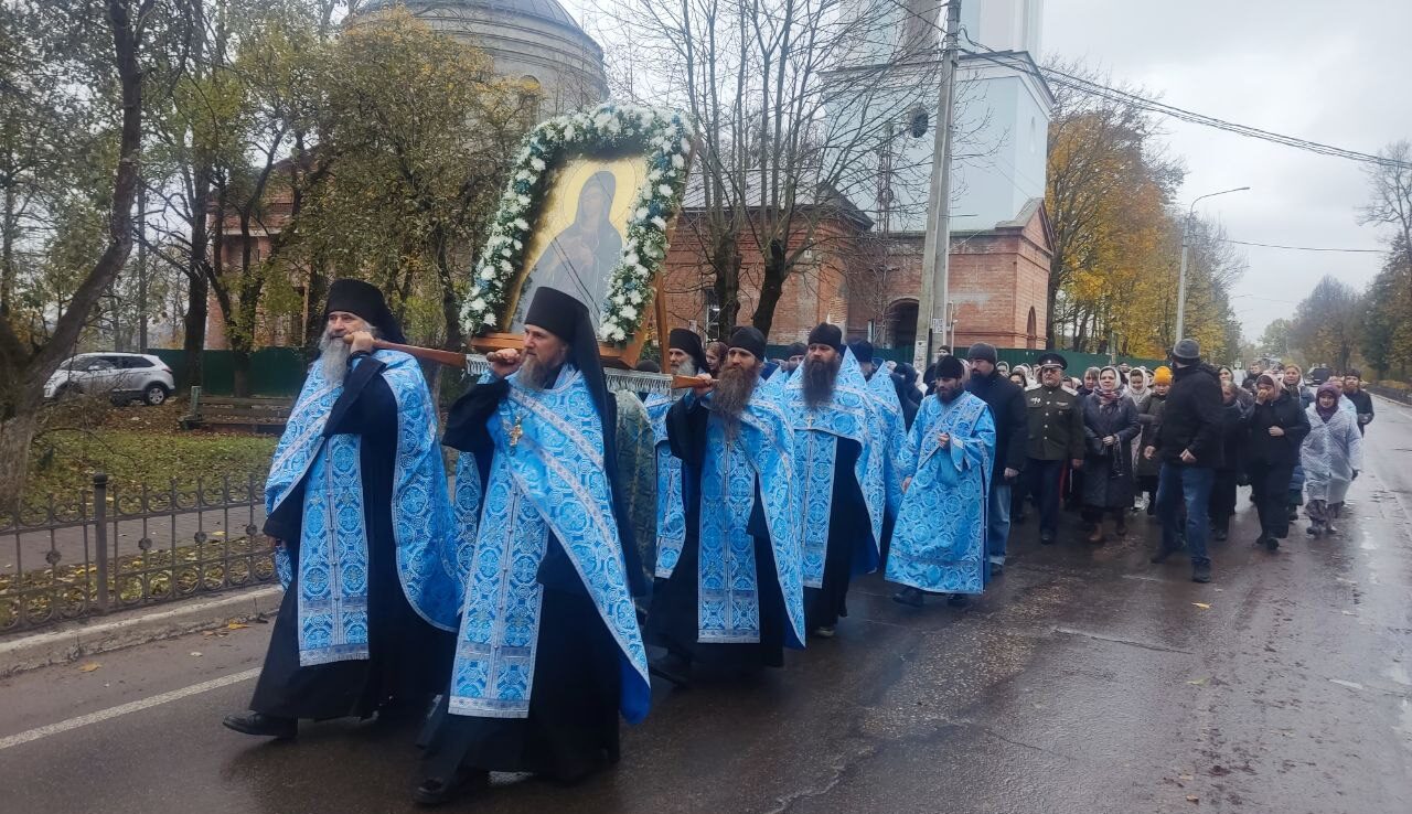 В Козельске состоялся традиционный крестный ход с иконой Божией Матери «Калужская»