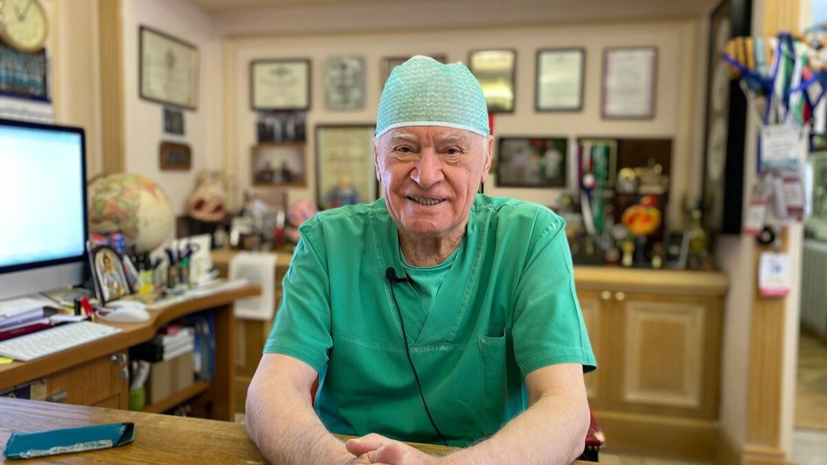 Патриарх Кирилл поздравил президента Научного центра сердечно-сосудистой хирургии имени А.Н. Бакулева, сопредседателя Церковно-общественного совета по защите от алкогольной угрозы Лео Антоновича Бокерию с 85-летием со дня рождения: