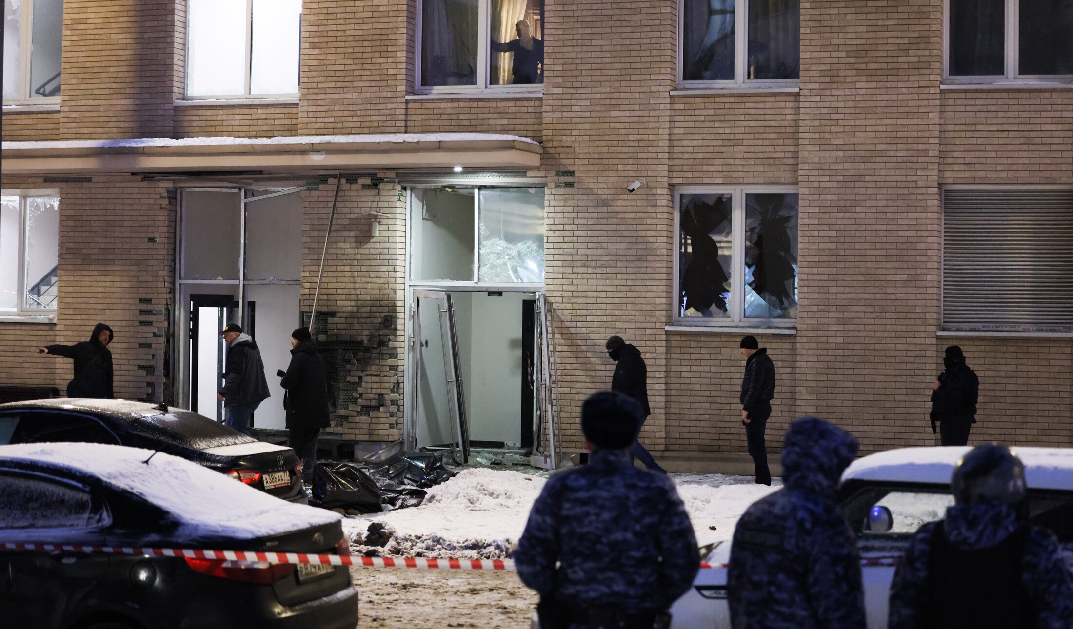 Силовики задержали подозреваемого в убийстве начальника Войск радиационной, химической и биологической защиты генерал-лейтенанта Игоря Кириллова и его помощника Ильи Поликарпова