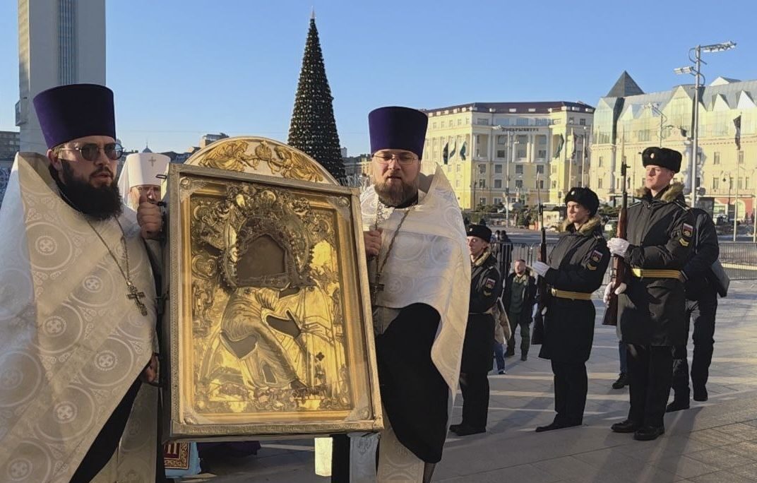 Главный храм Приморья встретил Псково-Печерскую икону Божией Матери