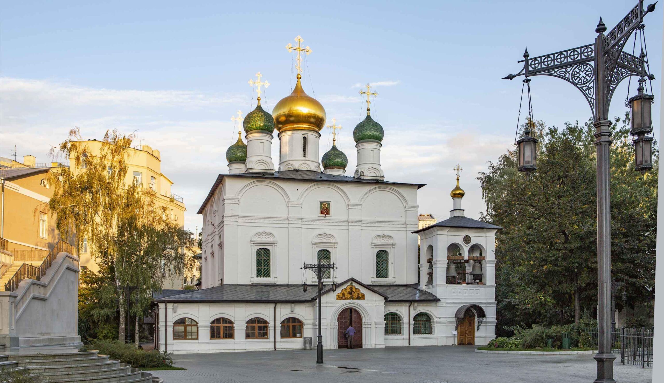 Президент Сербии наградил московский Сретенский монастырь Сретенским орденом третьей степени