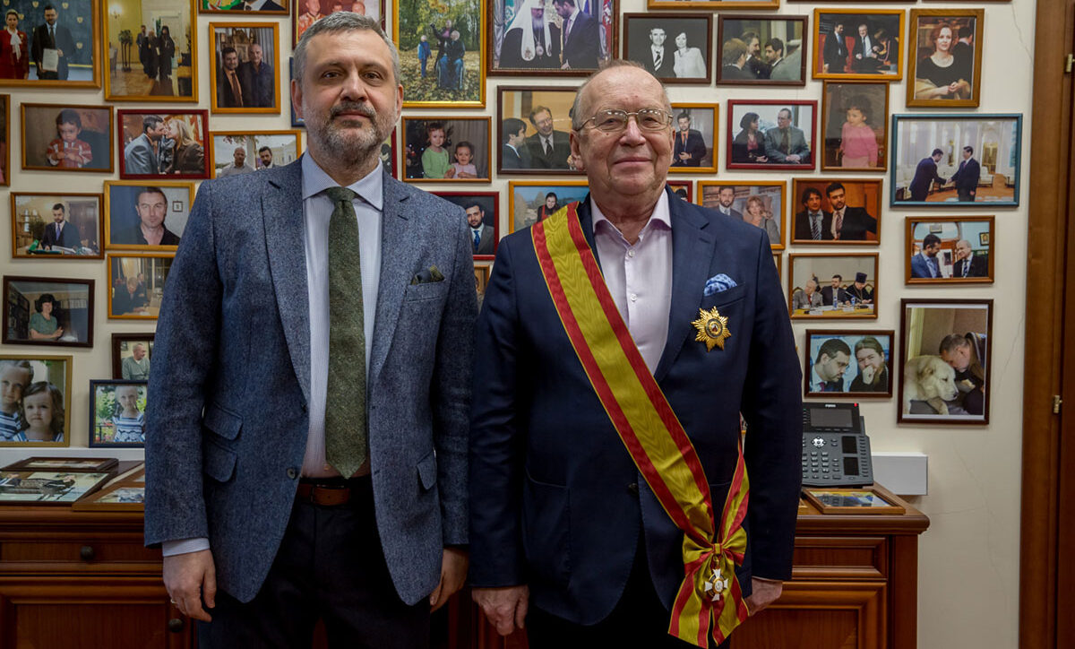 Владимир Легойда вручил Юрию Вяземскому орден благоверного князя Даниила Московского