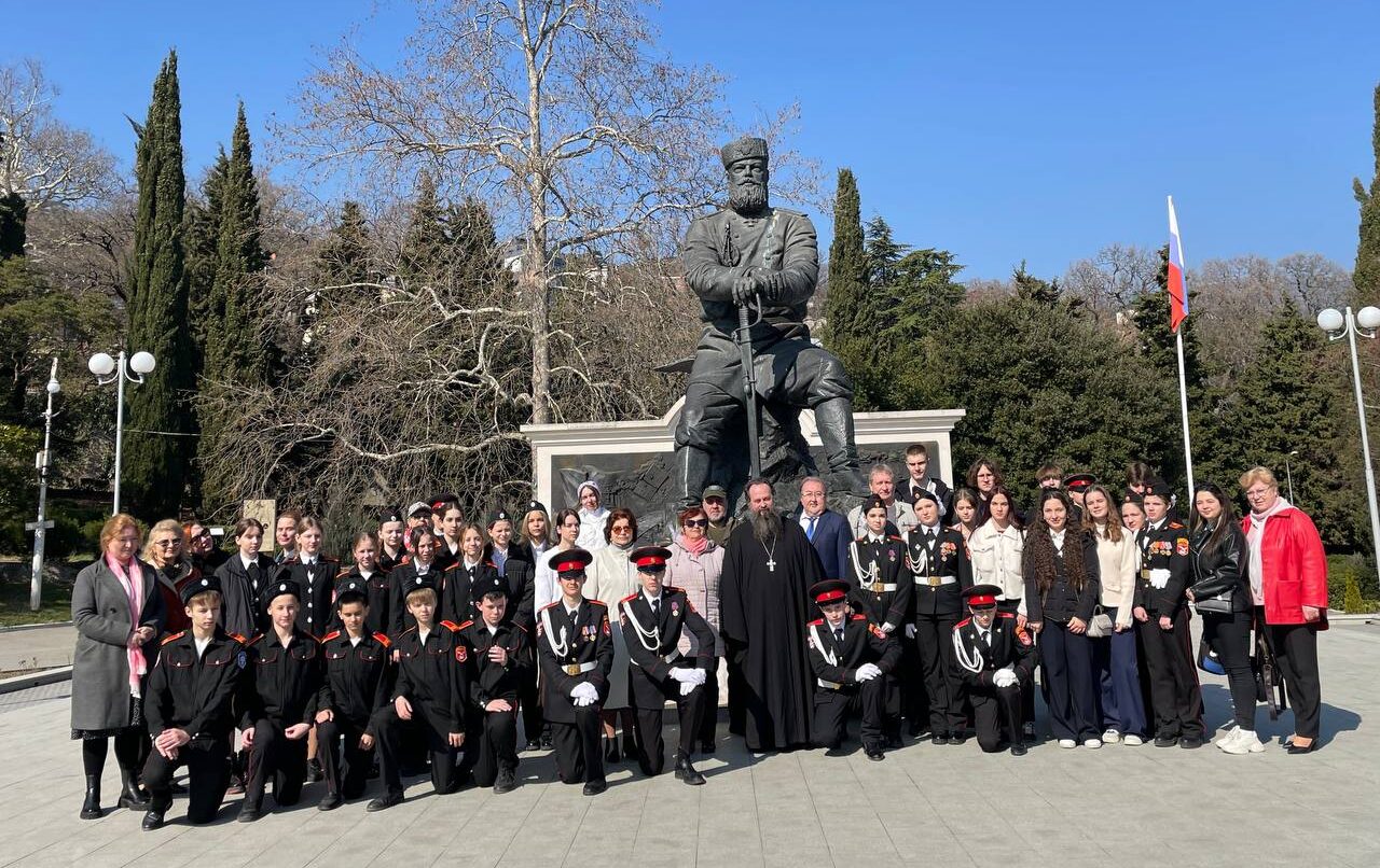 Память Императора Александра III почтили в Крестовоздвиженской дворцовой церкви, в которой царь молился со своей семьей во время пребывания в Ливадии