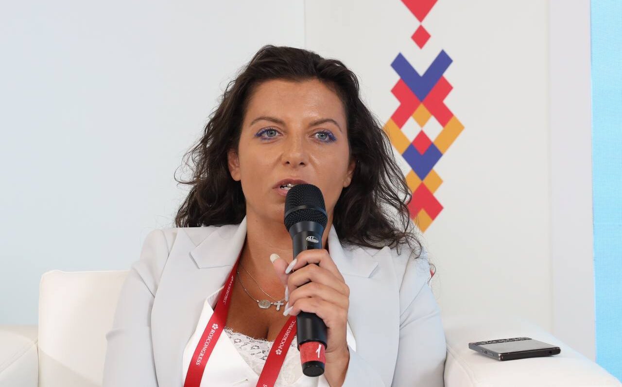 Патриарх Кирилл поздравил Маргариту Симоньян со знаменательной личной датой и удостоил её церковного ордена Святой равноапостольной княгини Ольги III степени