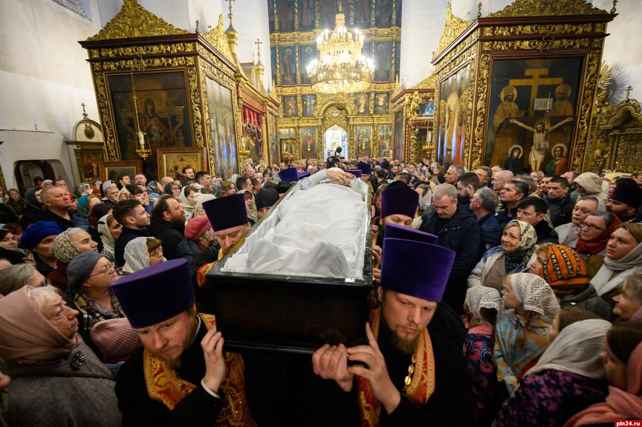 Псков простился с погибшим в зоне СВО отцом Антонием