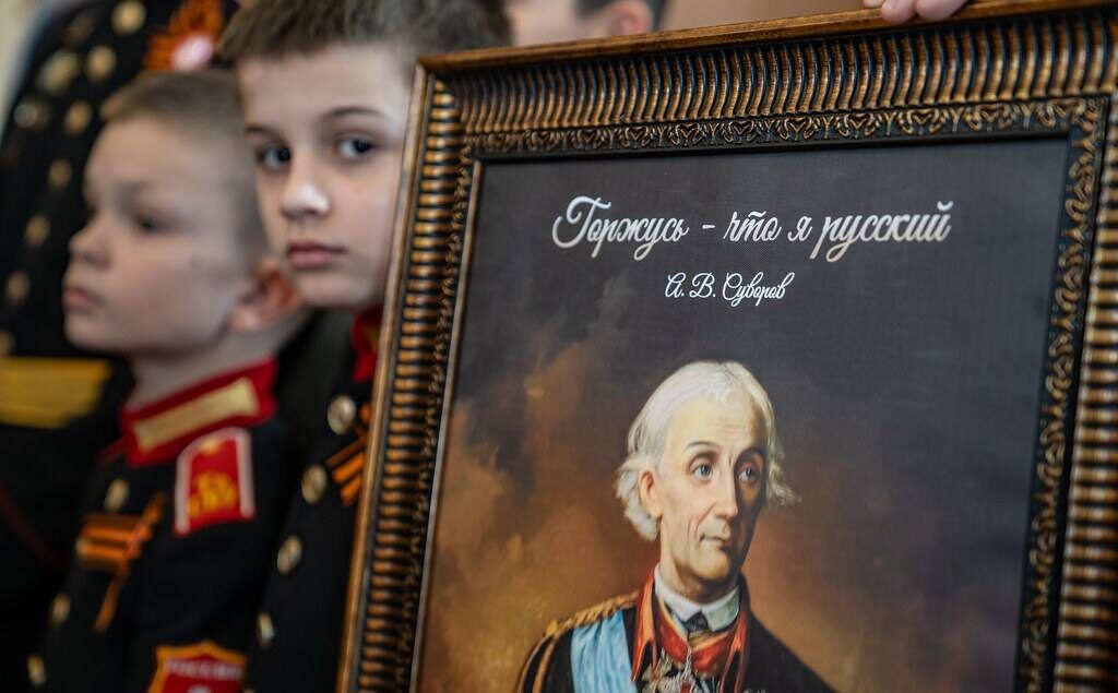 В день 225-летия кончины великого русского полководца Александра Суворова, митрополит Тверской и Кашинский Амвросий совершил панихиду в храме великомученика Георгия Победоносца на территории Тверского Суворовского военного училища