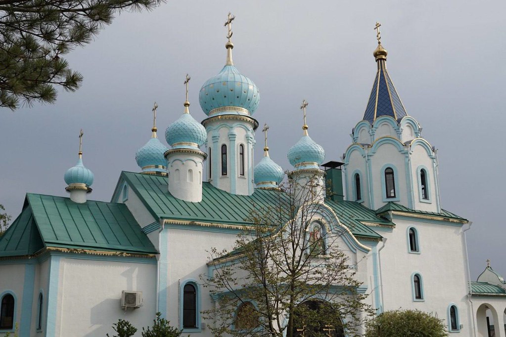 В Краснодарском крае отпраздновали 30-летие возрождения Марие-Магдалининского женского монастыря, основанного по указу императора Николая I