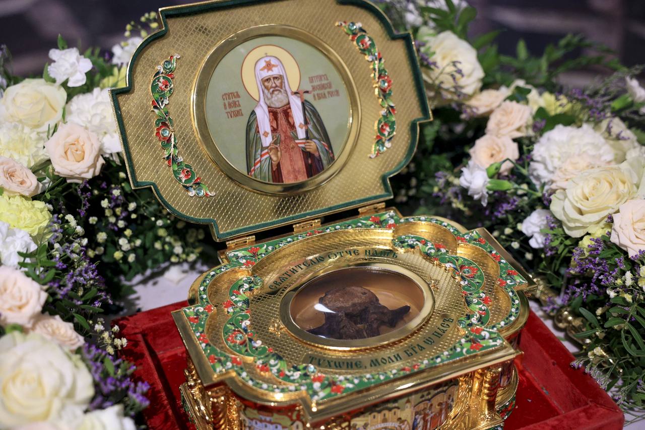 В Санкт-Петербург принесены мощи святителя Тихона, Патриарха Московского и всея России