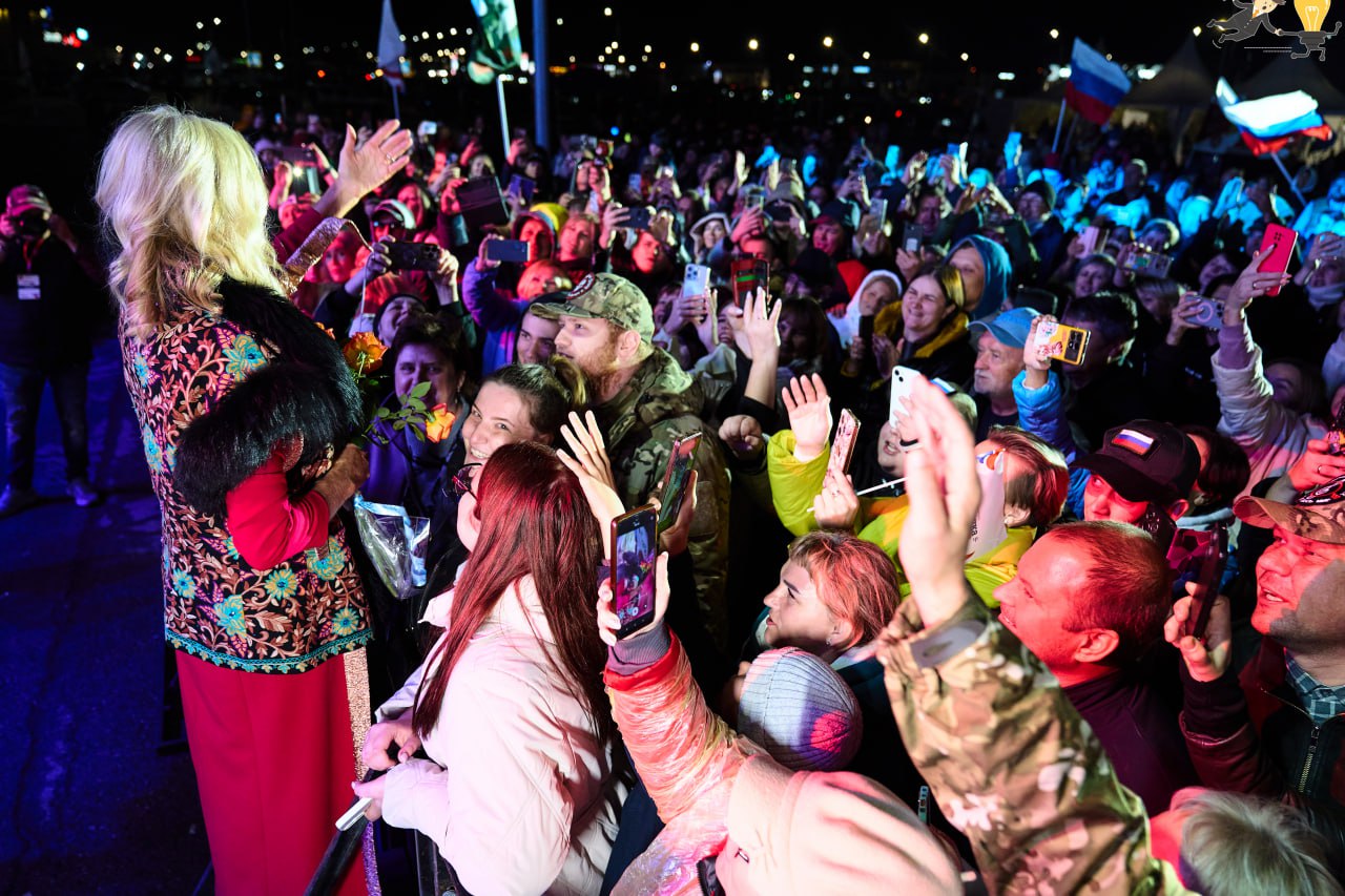 Второй Всероссийский фестиваль творчества участников СВО «Ленточка Доблести – 2025» прошел в Самаре в день Воздвижения Креста Господня