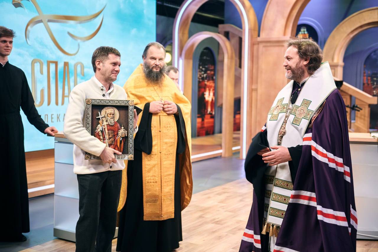 Большое событие для «СПАСА»: состоялось освящение новой студии телеканала, в которой снимается большая часть наших самых важных проектов