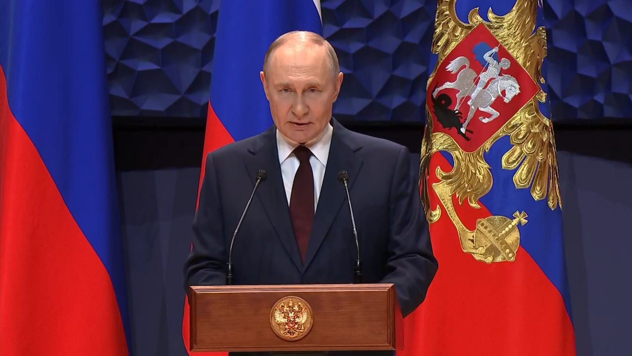 Владимир Путин поздравил педагогов в преддверии Дня учителя