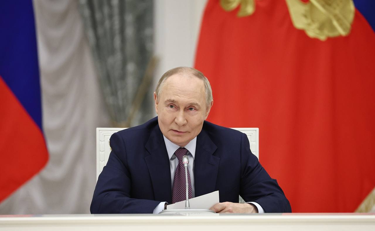 Президент: Государство должно поддерживать российские семьи, а не идти по пути стран, где мигрантами замещают население