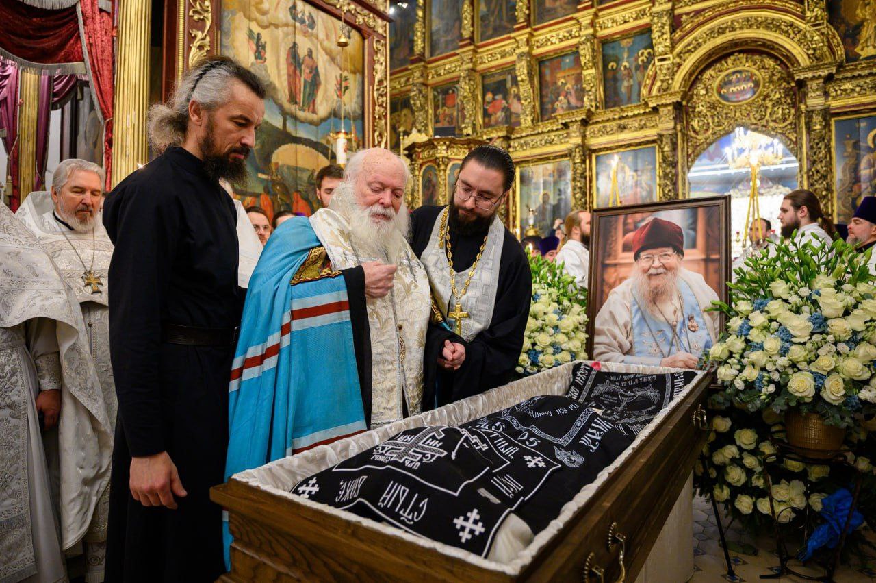В Свято-Троицком кафедральном соборе состоялось отпевание отца Иоанна (Миронова)