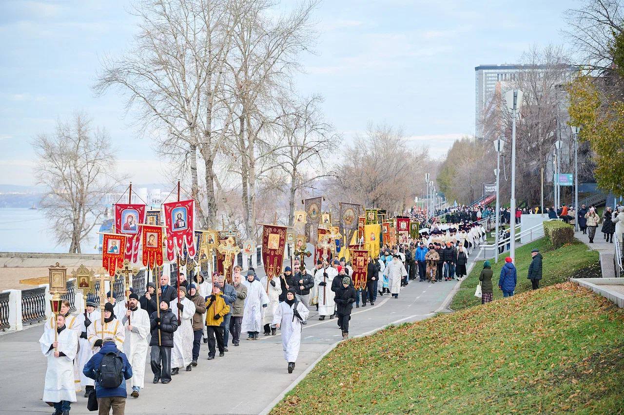 Общегородской крестный ход в Самаре собрал более 10 тысяч участников