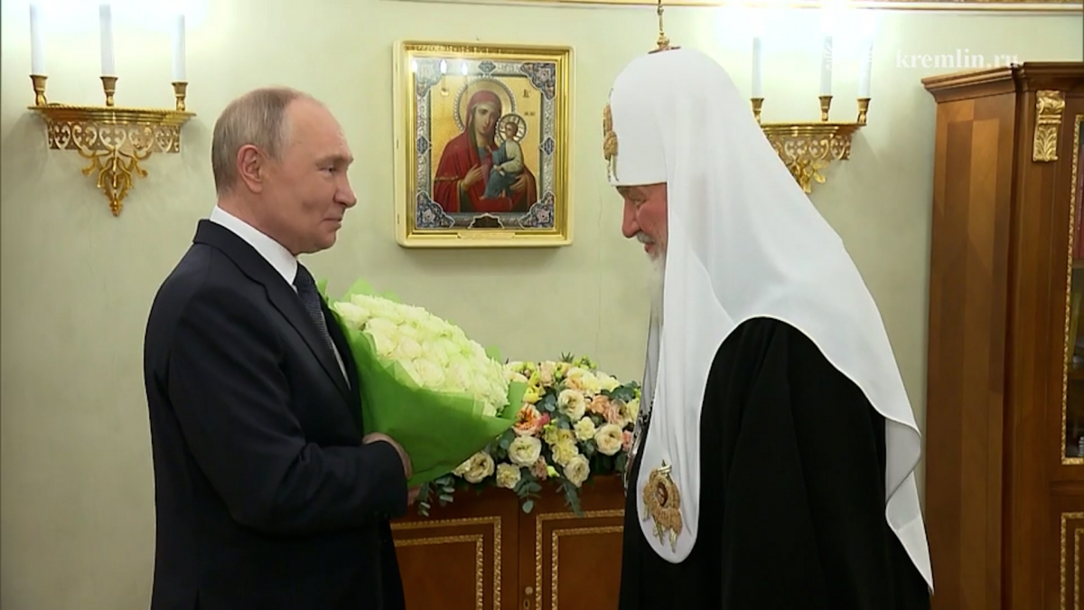 Владимир Путин поздравил Патриарха Московского и всея Руси Кирилла с днём рождения