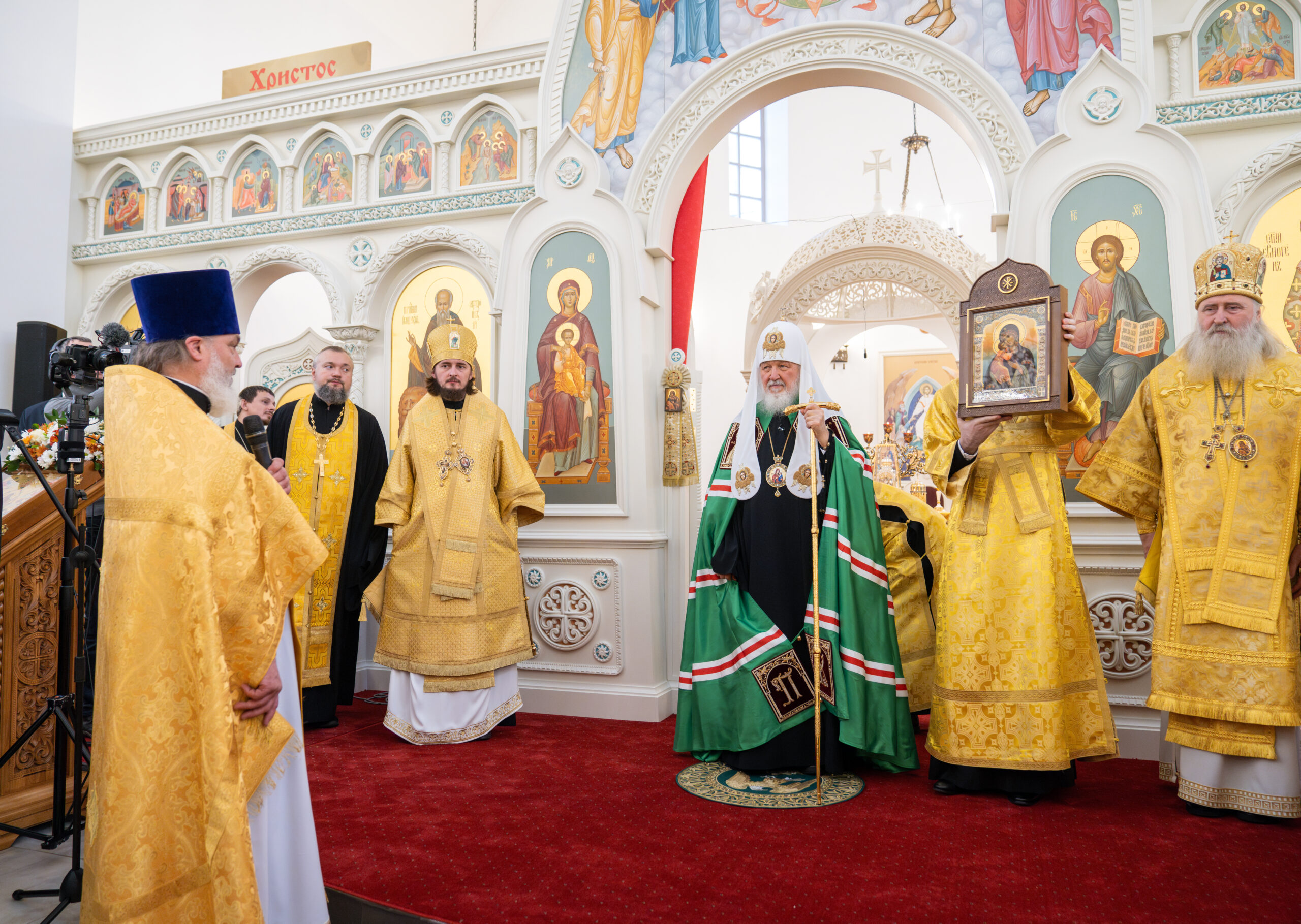 «Все те, кто пугал меня, что храмы будут пусты, что они не смогут наполниться, все они посрамлены»: Святейший Патриарх Кирилл