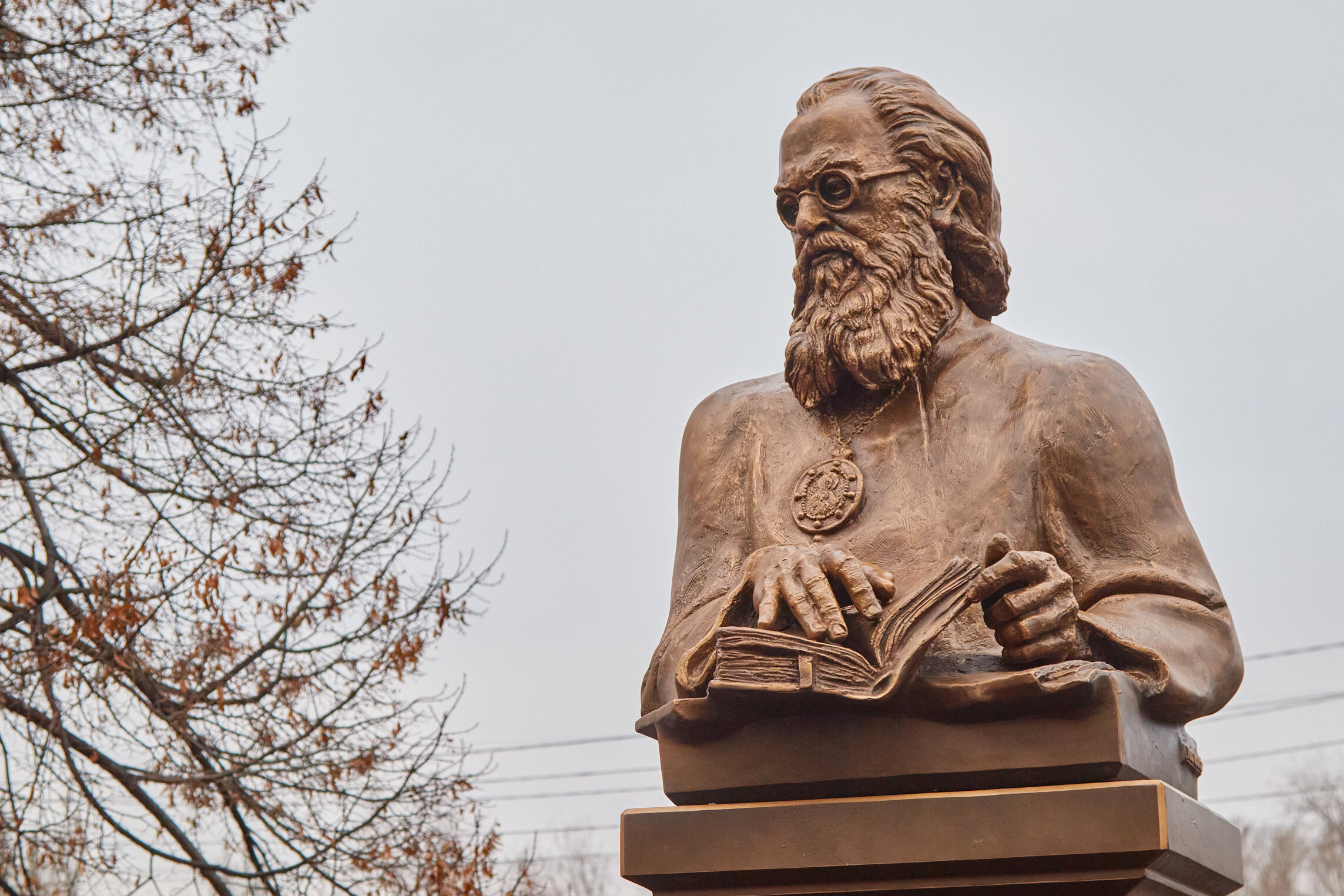 В Самаре, по инициативе ведущего «СПАСА» Павла Астахова, установили памятник святителю Луке Крымскому