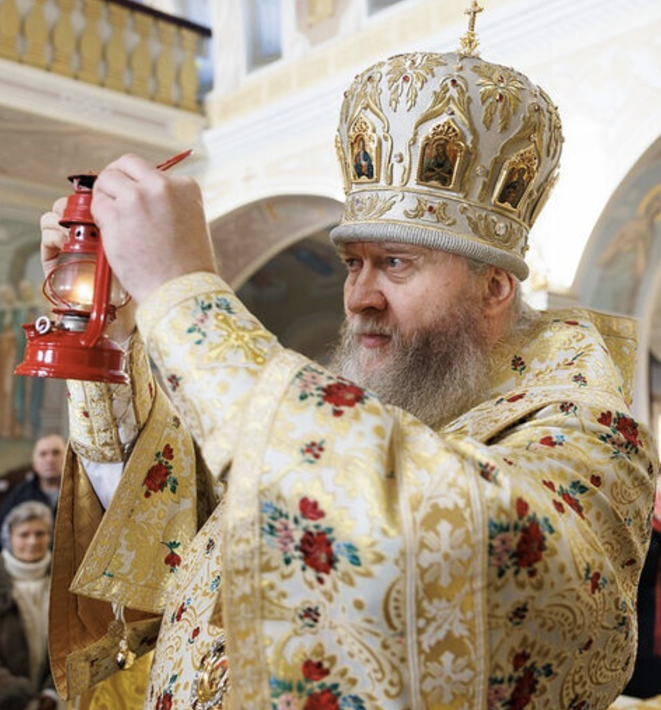 Вифлеемский огонь в кафедральном соборе Луганска