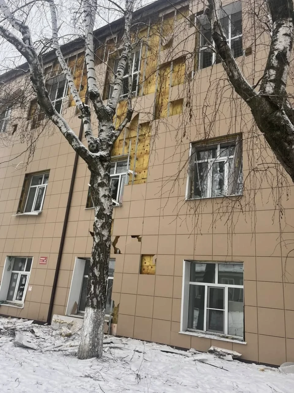 Здание Воронежской православной гимназии получило повреждения в результате атаки украинских беспилотников