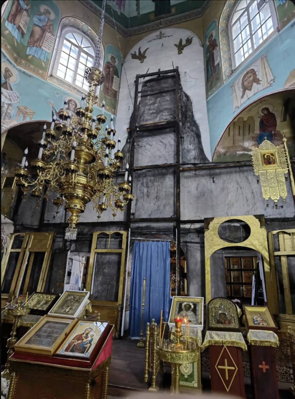 В Печорах впервые отреставрировали уникальный иконостас конца XVIII – начала XIX веков