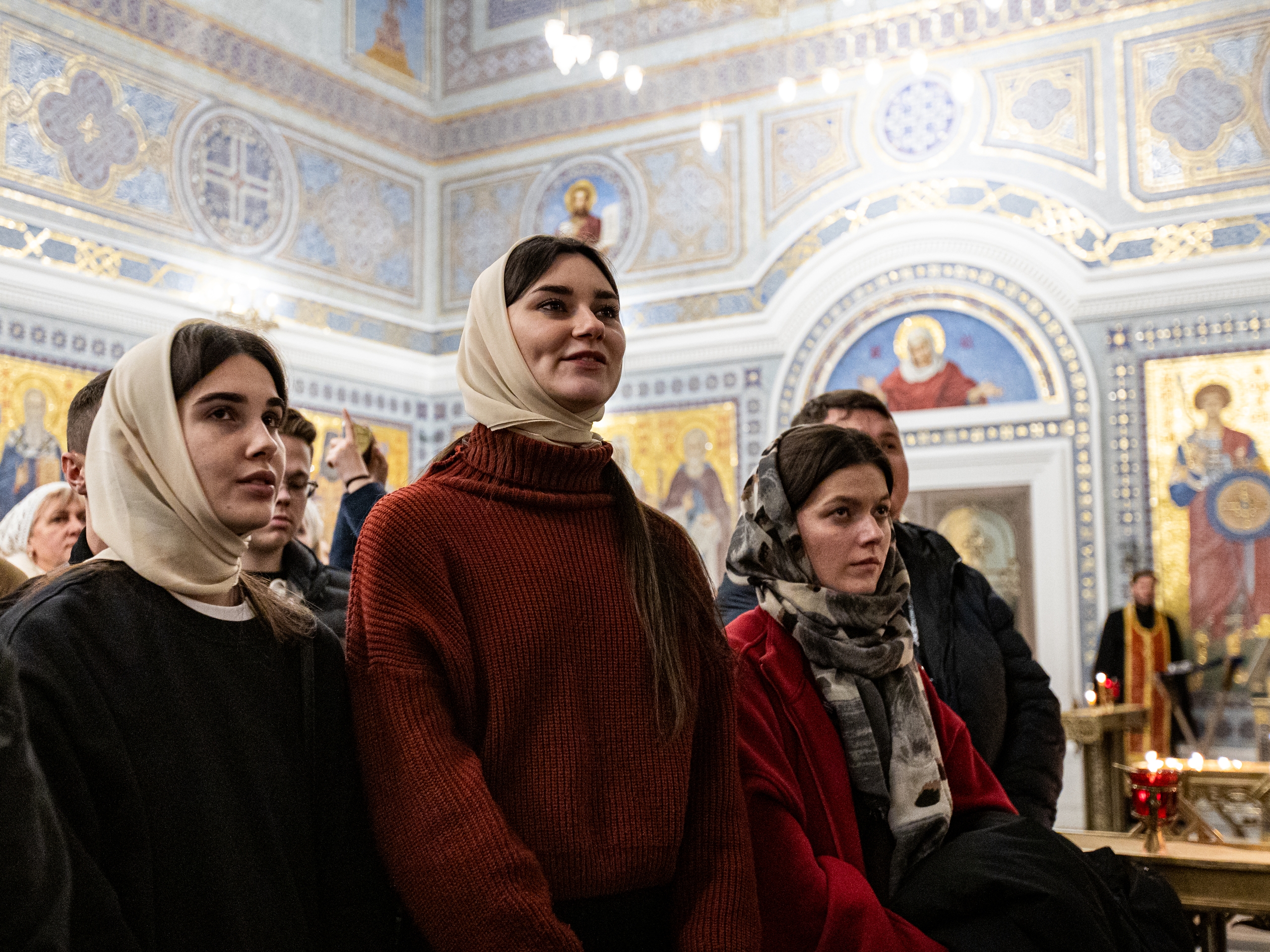 Тысячи студентов крымских вузов молились за ночной Литургией в Татьянин день