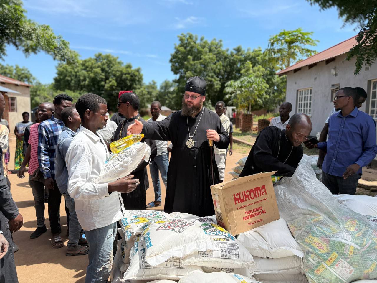 Русская Православная Церковь передала 46 тонн гуманитарной помощи для голодающих жителей Малави