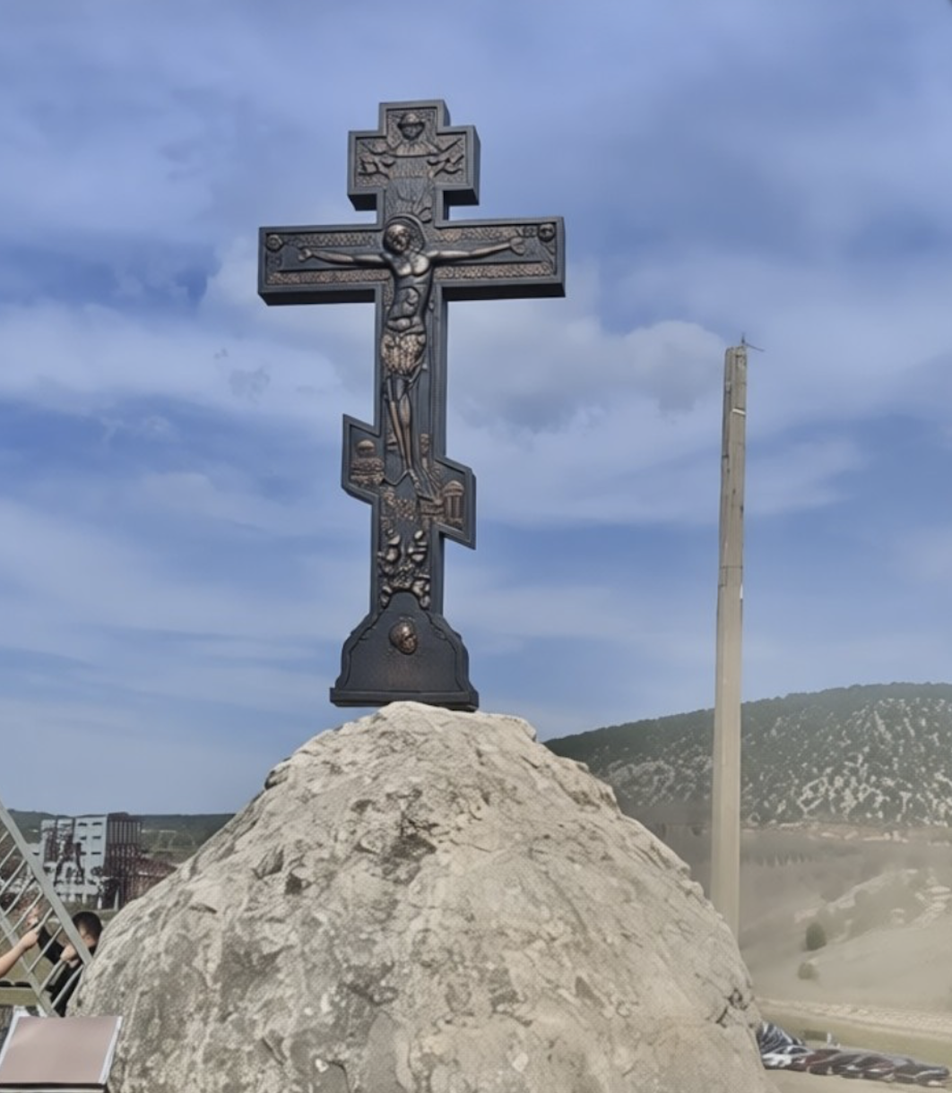 Поклонный Крест установлен у Севастопольской горы Гасфорта в годовщину воссоединения Севастополя и Крыма с Россией