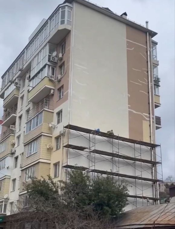 10.03.2026. Туапсе. Большое событие. Для создания нашего с вами мурала с ликом святого Симона Кананита — апостола Причерноморья на черноморском берегу начали готовить стену.