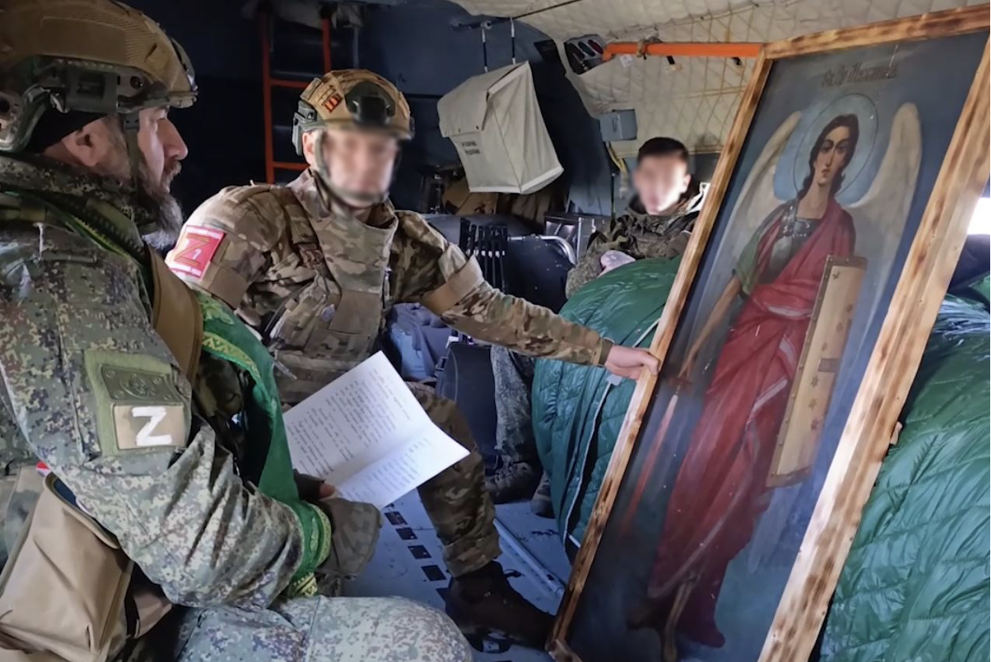 В зоне СВО состоялся первый воздушный Крестный ход с иконой Архистратига Михаила