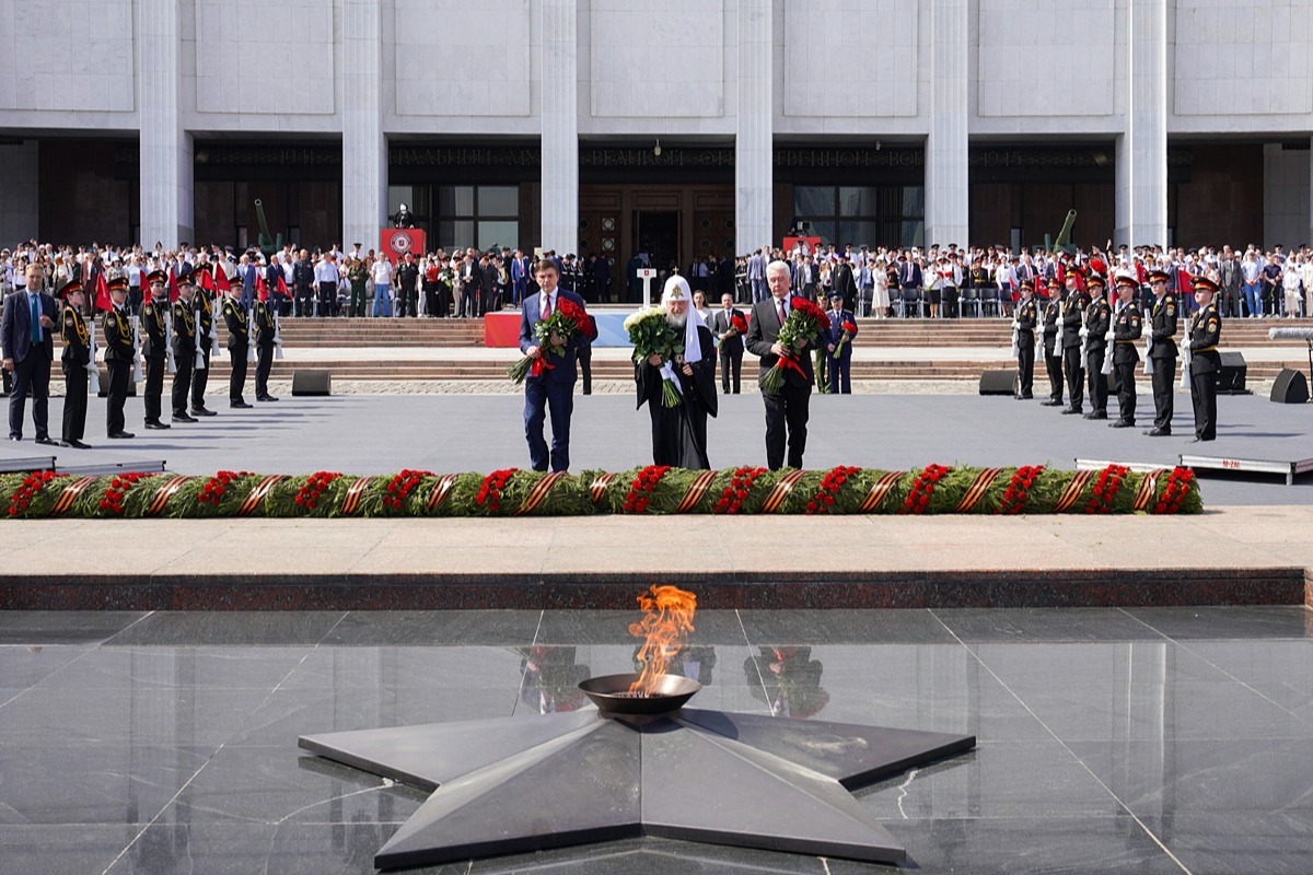 Патриарх Кирилл посетил парад московского кадетского движения «Не прервется связь поколений»