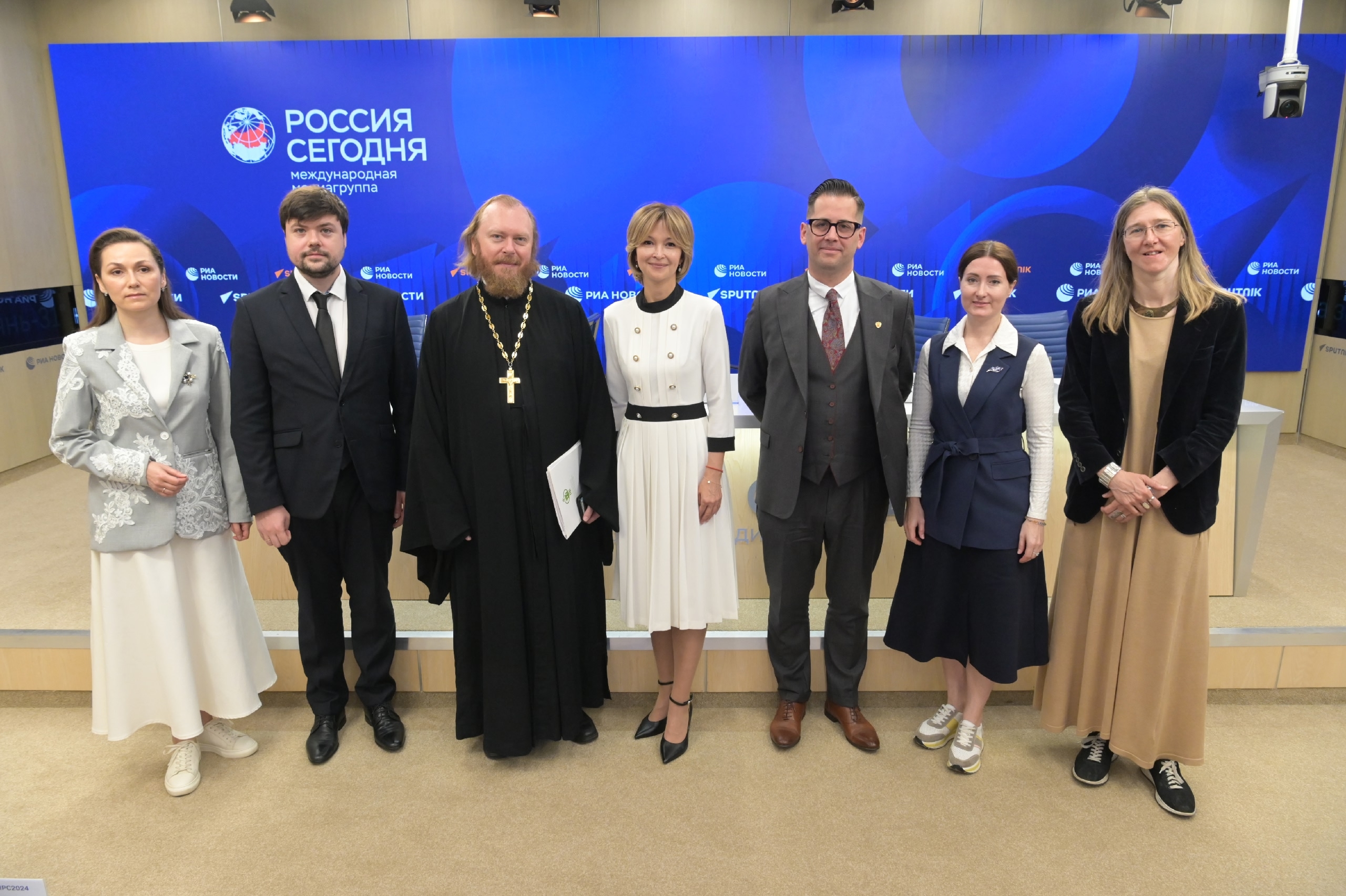Спасём семью! Состоялось подписание Международной декларации о защите семьи