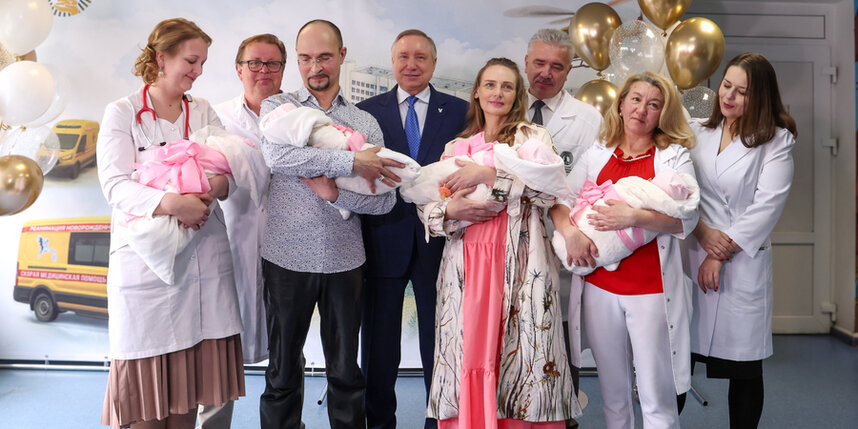 Медицинское чудо в Петербурге: родилась четверня однояйцевых близнецов — это один случай на 15 миллионов
