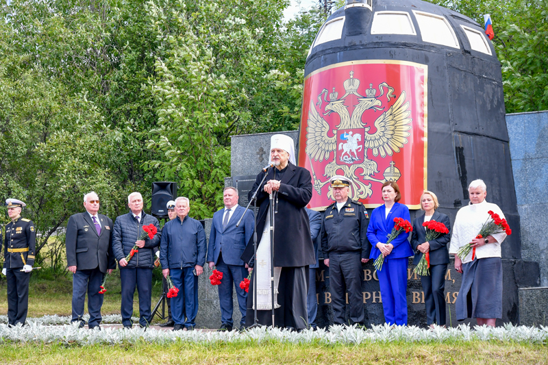 В Мурманской митрополии молитвенно почтили память погибших моряков подлодки «Курск»