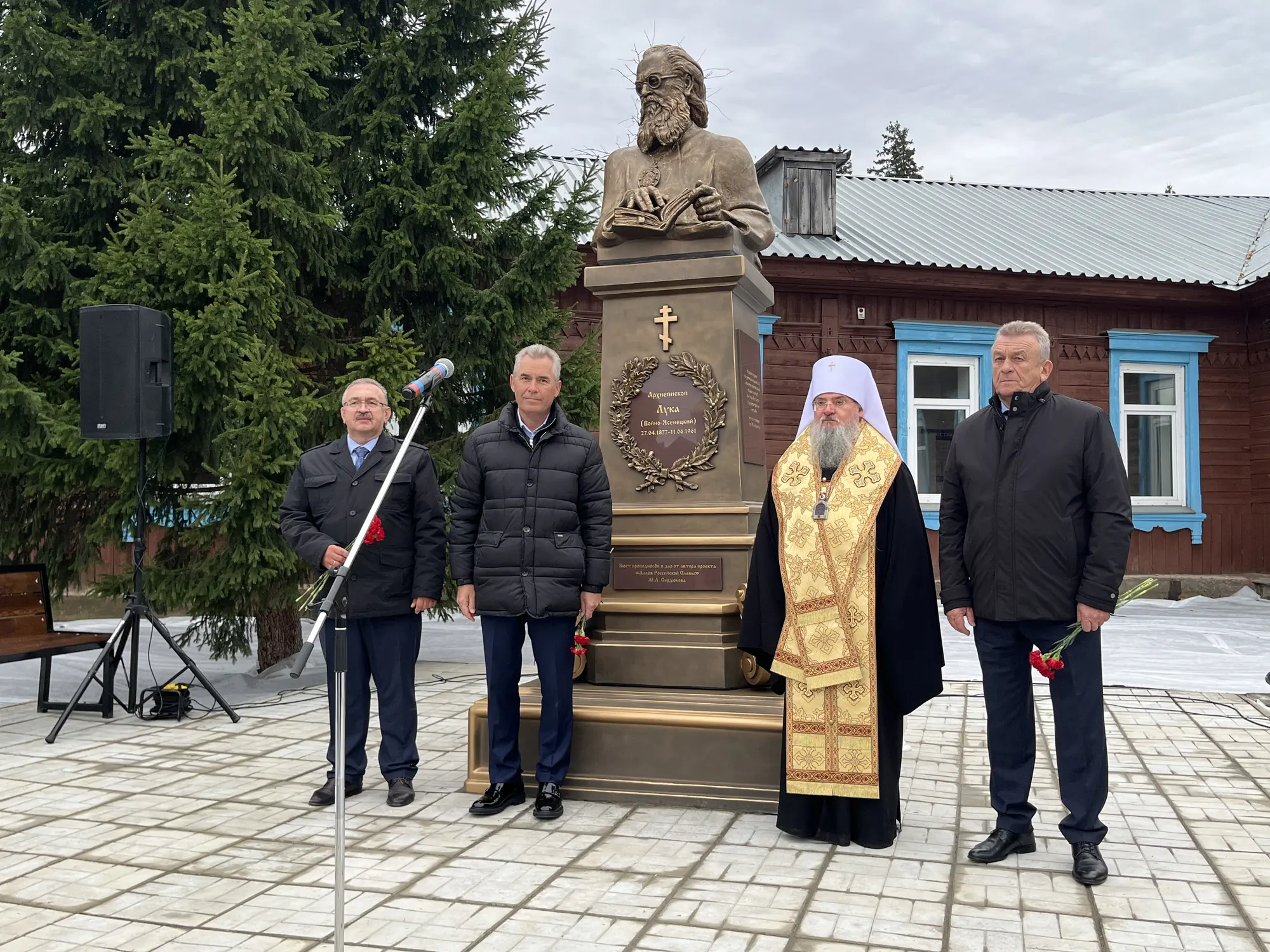 В Красноярском крае установили памятник святителю Луке